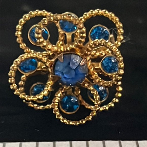 Elegant Gold and Blue Gem Brooch - Picture 4 of 4